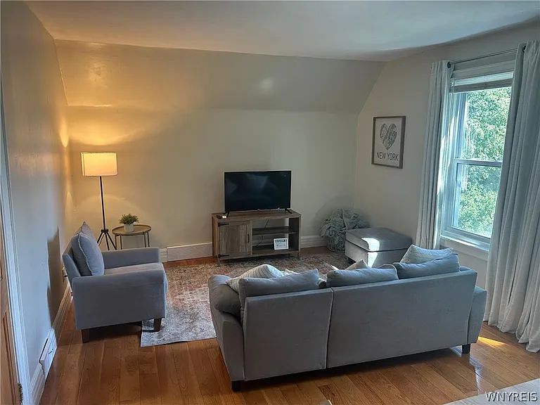 40 Lisbon Ave #UPPER — Photo 3