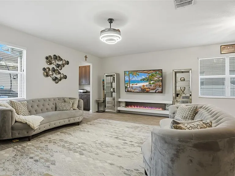 11007 Sycamore Woods Dr — Photo 16