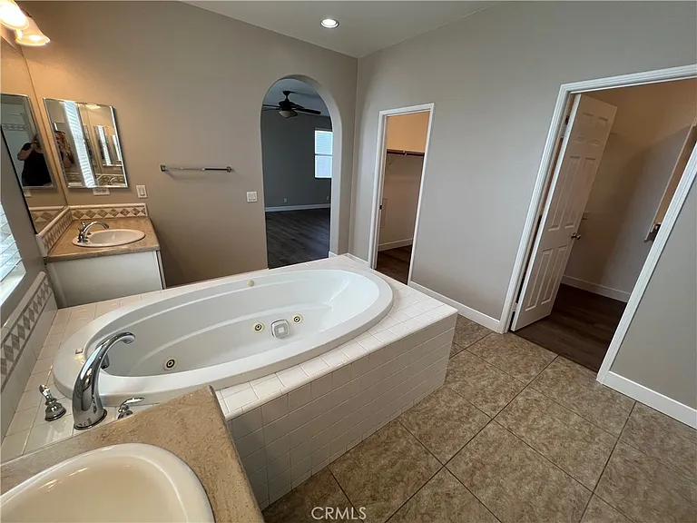6686 Sand Dunes St — Photo 38