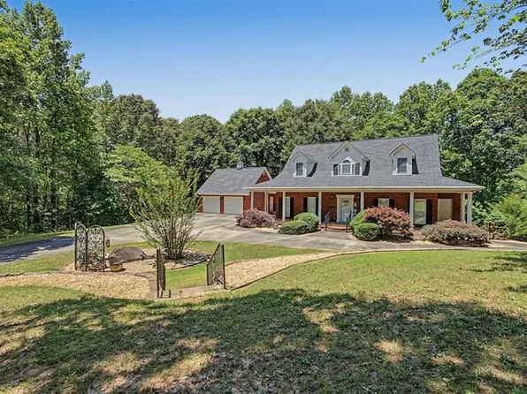 1136 Cole Lake Rd, Dallas, GA 30157