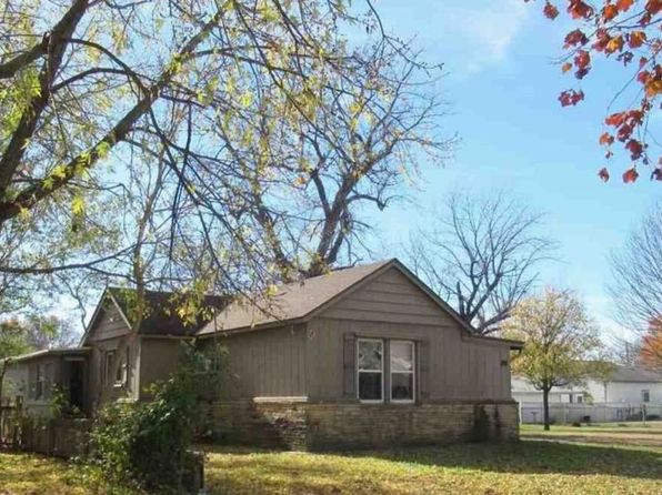 511 E 3rd Ave, Winfield, KS 67156