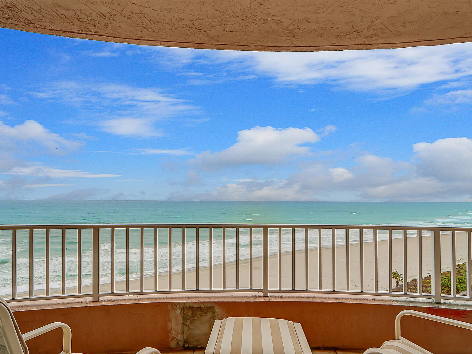 3 bed, 3.0 bath, 2792 sqft, $17,000 — Photo 2