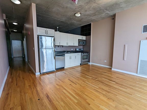 2nd image of 1720 S Michigan Ave APT 2116