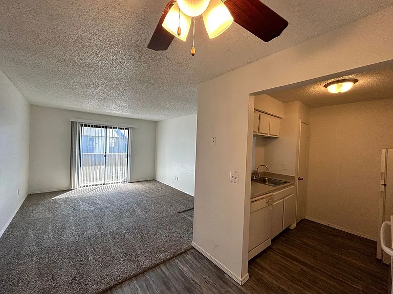 Almonte Apartments — Photo 17