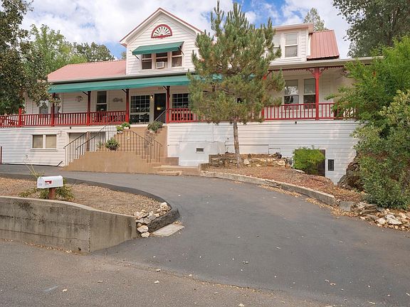 3rd image of 233 Southgate Dr