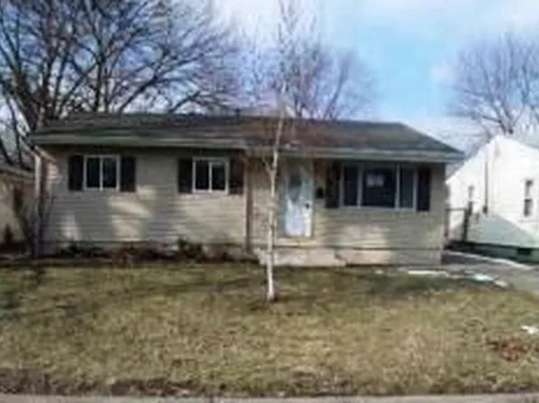 417 Capri St, Pekin, IL 61554