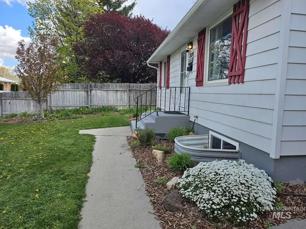 2026 11th Ave E, Twin Falls, ID 83301