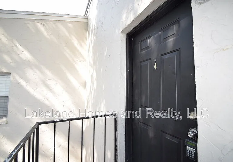 1005 S New York Ave #4 — Photo 3
