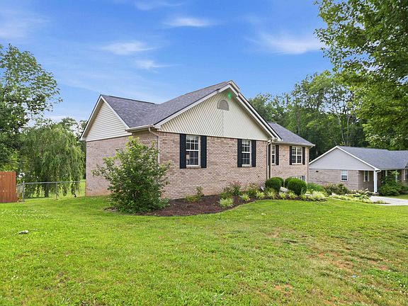 4th image of 616 Woodview Dr