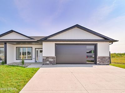 6165 Magnolia Dr, Grand Forks, ND, 58201