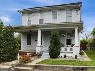 693 Mountain View Rd, Reading, PA 19607