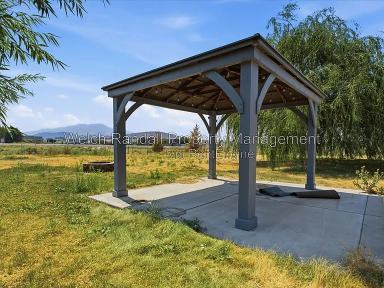 2106 E Sunnyvale Dr — Photo 28