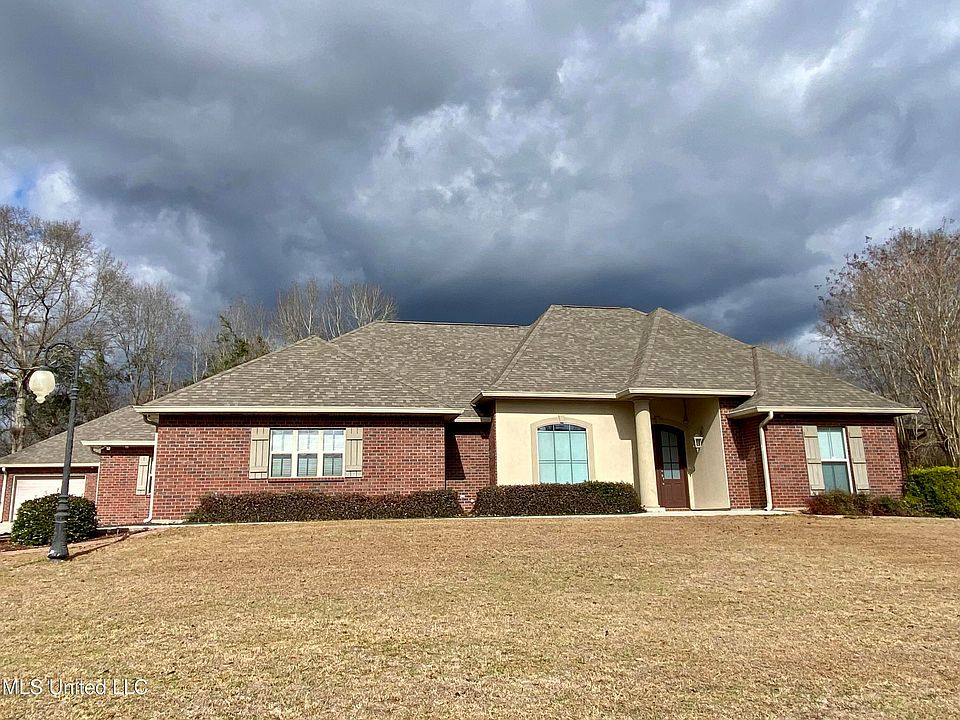 1st image of 74 N Hill Dr W