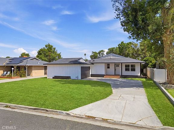 3rd image of 4791 Granada Ave