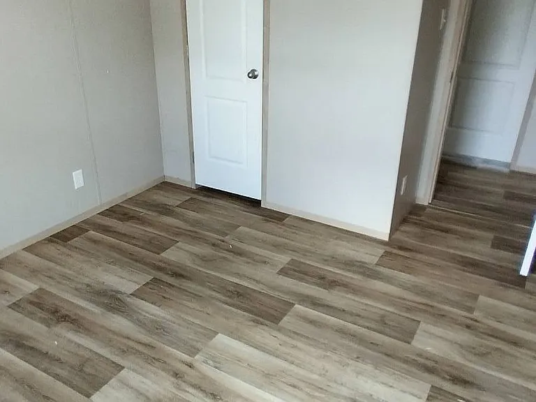 213 Greenhaven Rd W #213 — Photo 33