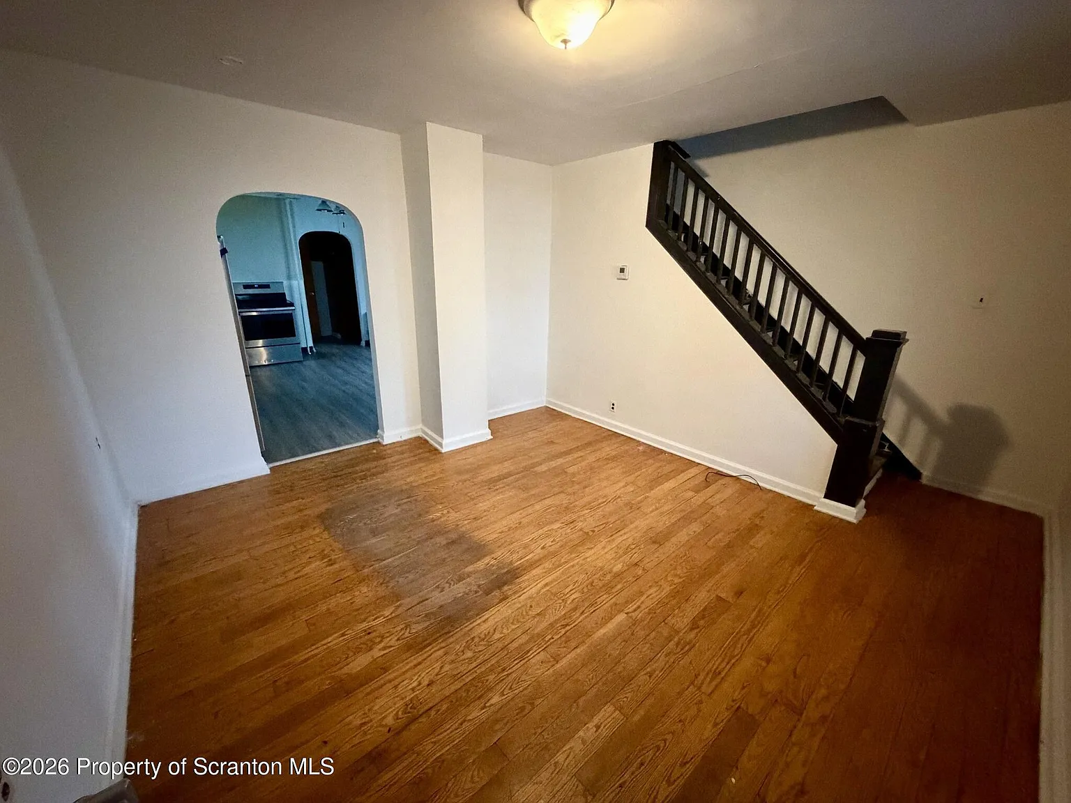 3 bed, 1.0 bath, 1350 sqft, $1,450 — Photo 4