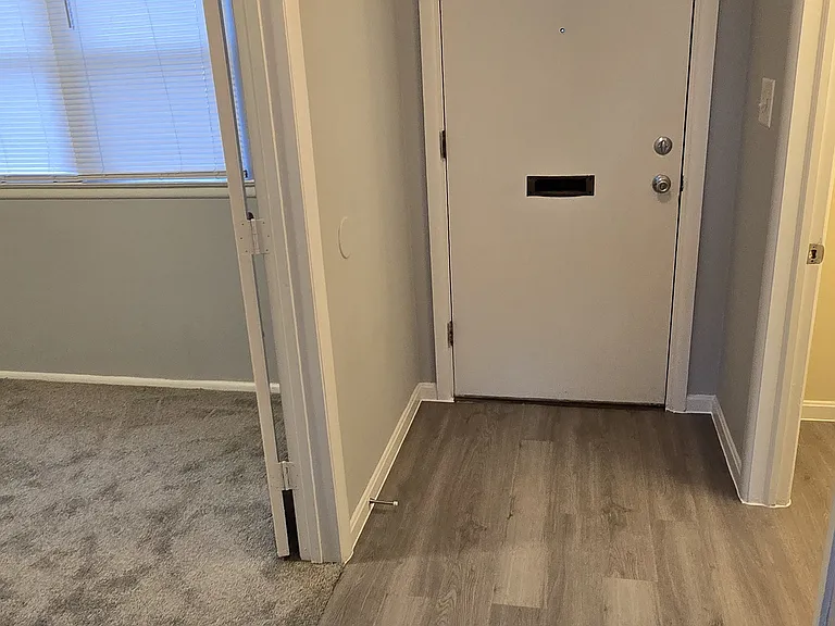 6866 Parsons Ave — Photo 2