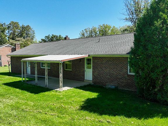 5th image of 42 Oak Ln