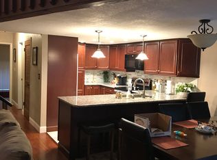 201 Somerset Ln, Palm Harbor, FL 34684