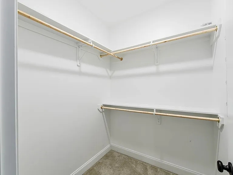 110 Devon Ct — Photo 12