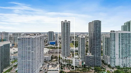 1750 N Bayshore Dr Photo 1