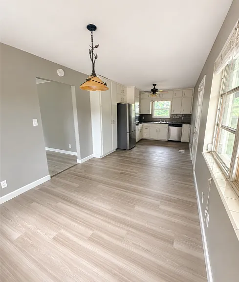 1143 Oakley Dr — Photo 4