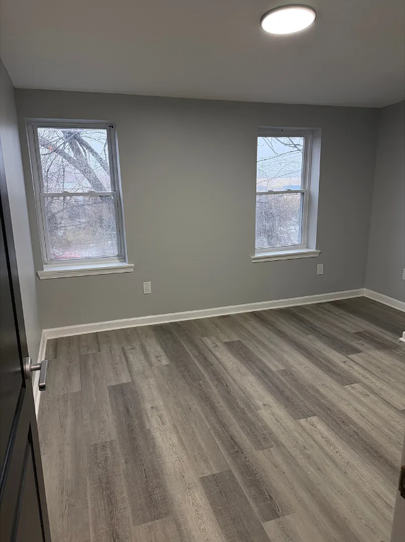 3718 E Lombard St $600 Private Room (Shared Bath) — Photo 3