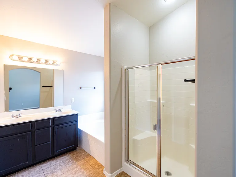 2541 E Silversmith Trl — Photo 25