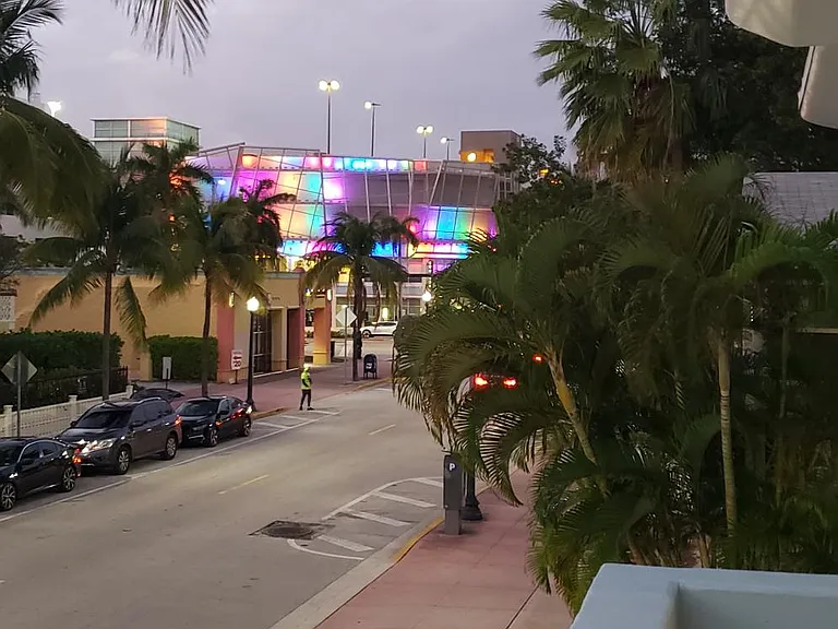 401 Collins Ave #20 — Photo 39