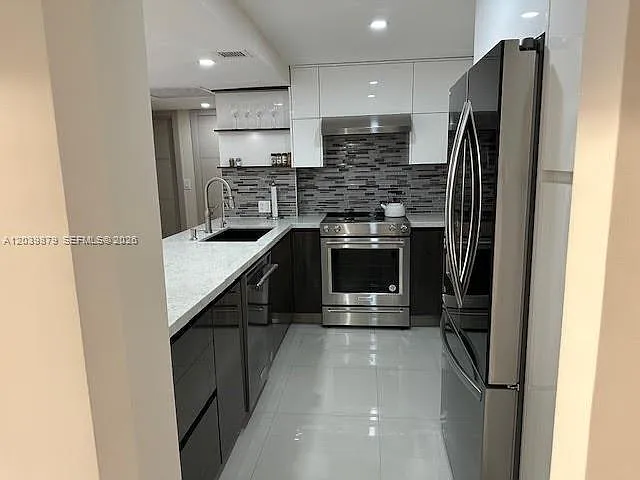 100 Bayview Dr #904 — Photo 6