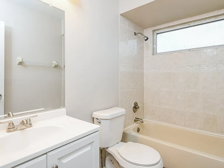 305 Palmview Ct — Photo 16