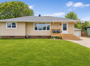 105 W 8th St, Woonsocket, SD 57385