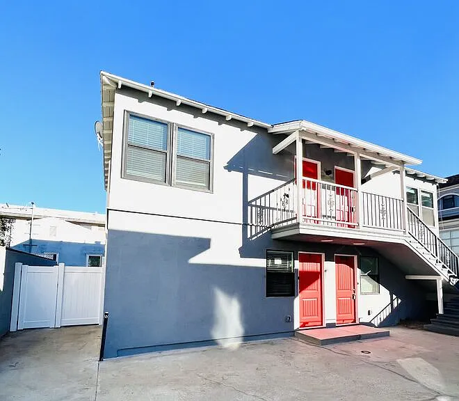 908 N Louise St #B — Photo 2