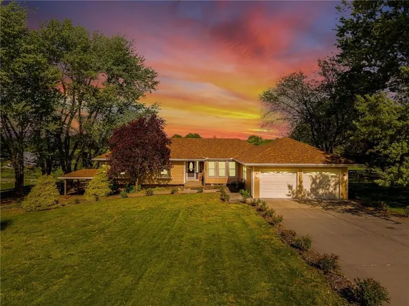 9311 Willow Rd, Liberty, MO 64068