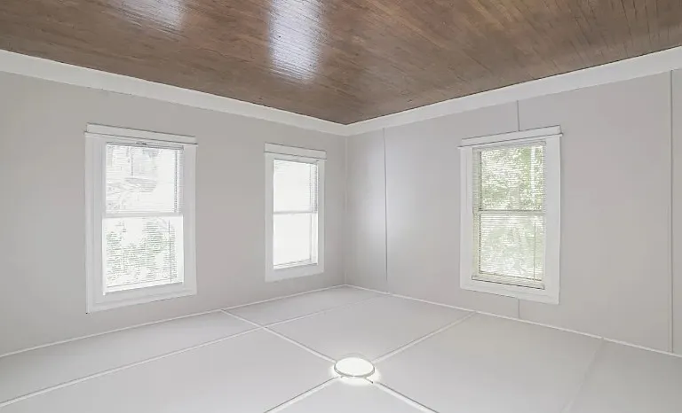 412 E Maywood Ave — Photo 3