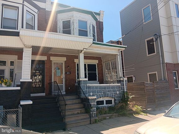 3rd image of 231 S 61st St