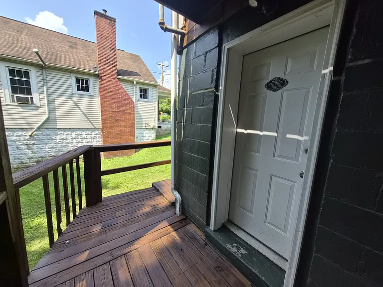 914 Chilton St #B — Photo 6