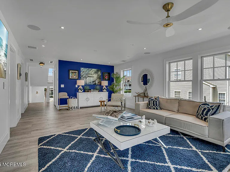 985 Ocean Ave — Photo 11