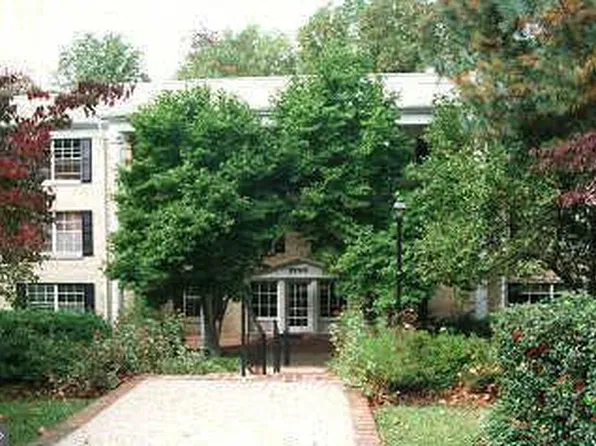 7700 Tremayne Pl APT 105, McLean, VA 22102