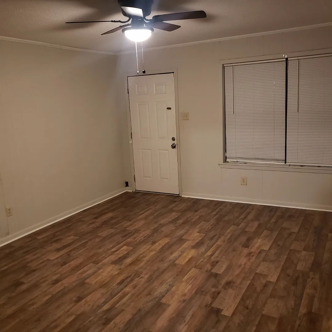 4 bed, 1650 sqft, $1,275 — Photo 2