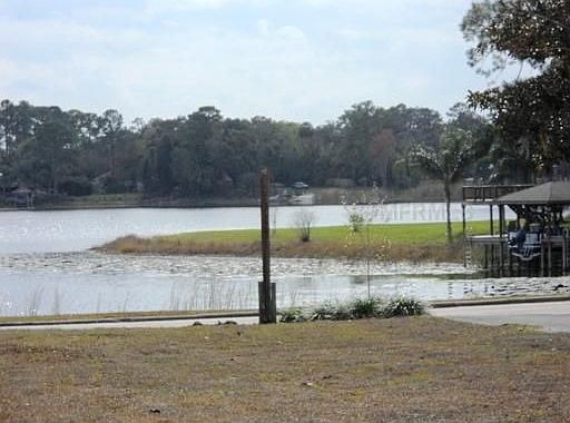 3rd image of Interlake Dr