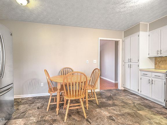 4th image of 636 Kallen Dr