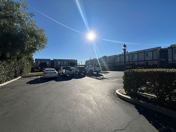 4th image of 2942 Sierra St APT 104