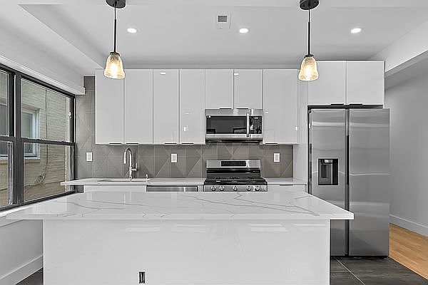 1st image of 3018 35th St #1
