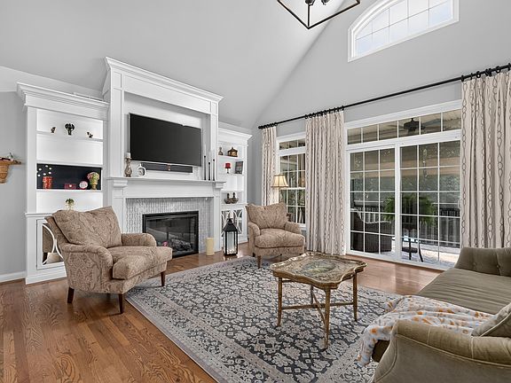 4th image of 15683 Violet Rd