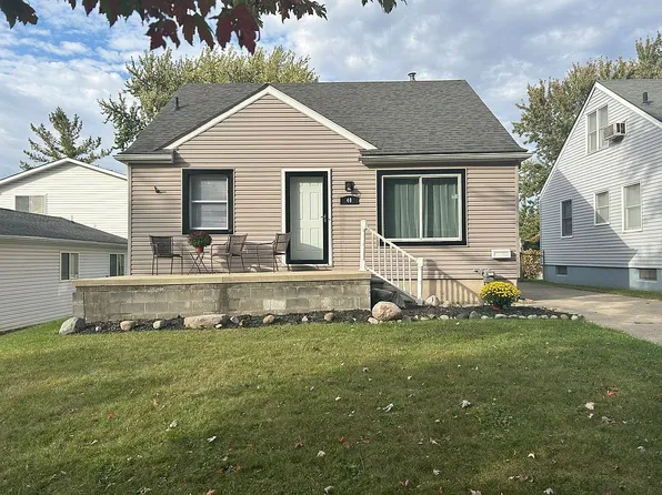 40 Ellwood St, Mount Clemens, MI 48043