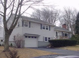 121 Azalea Dr, Groton, CT 06340