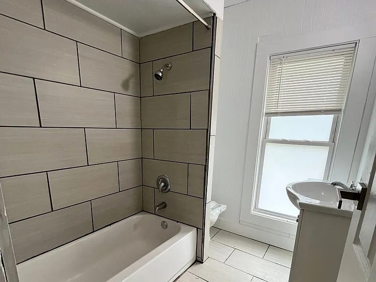 223 N Minnesota Ave — Photo 23