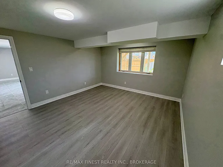 1621 Brookedayle Ave — Photo 5