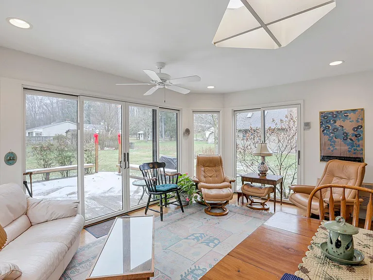162 Denison Dr — Photo 7